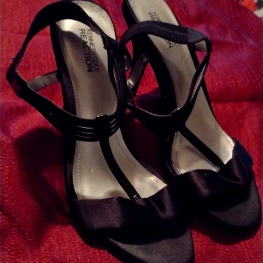 Kenneth Cole reaction sandhills black